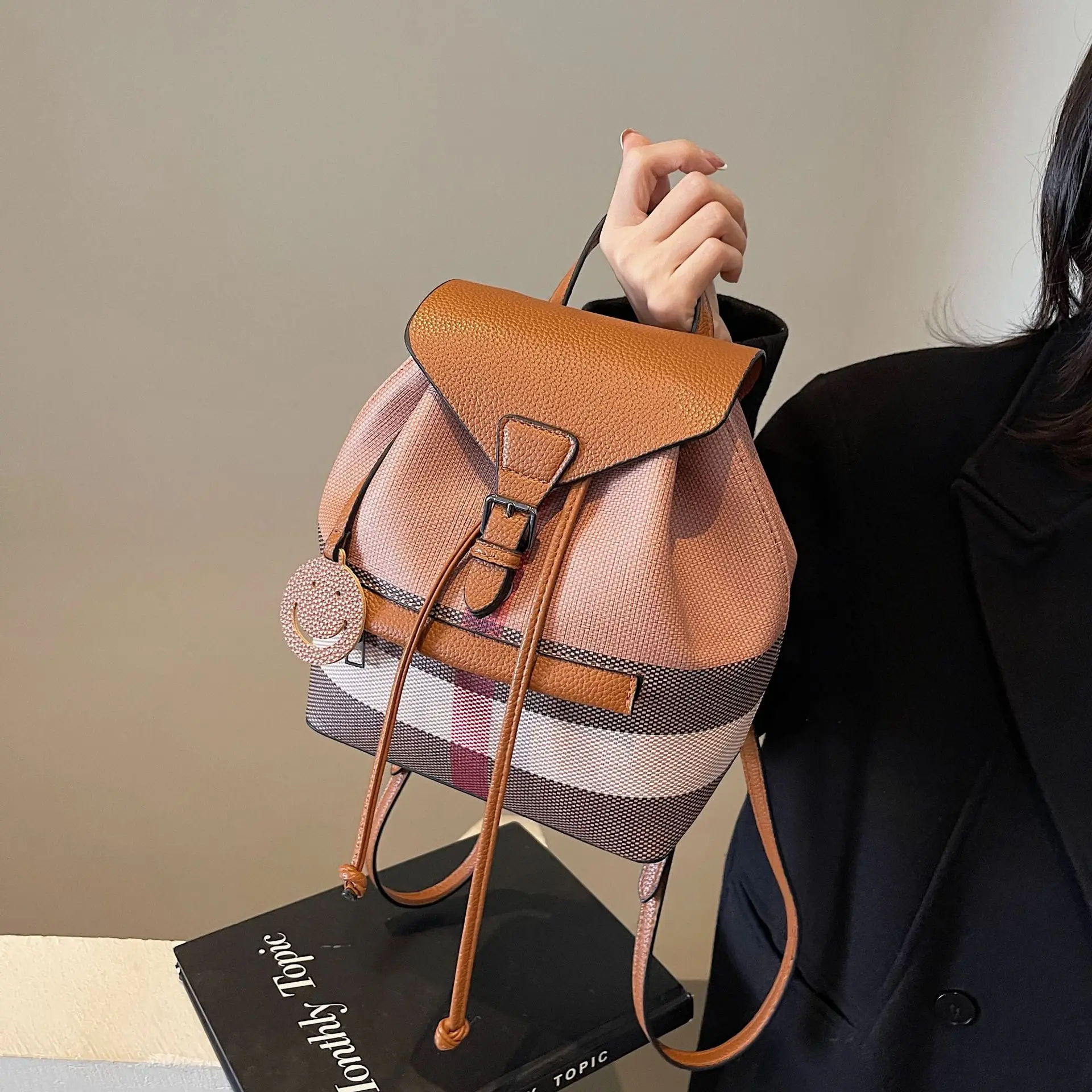 

2025 New Women's Backpack - Premium Classic Plaid, Noble Light Luxury Trendy, Internet Sensation for School/Commuter/Travel