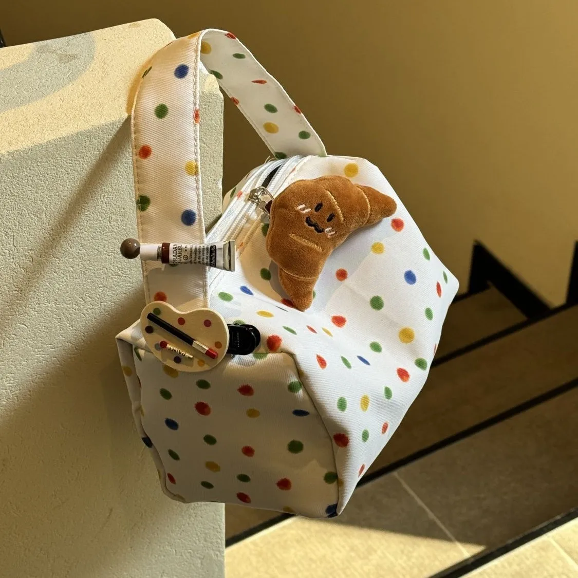 Women's Bag Colorful Polka Dot Niche Versatile Makeup Bag New High-end Large-capacity Portable Hand-held Makeup Toiletries Bags