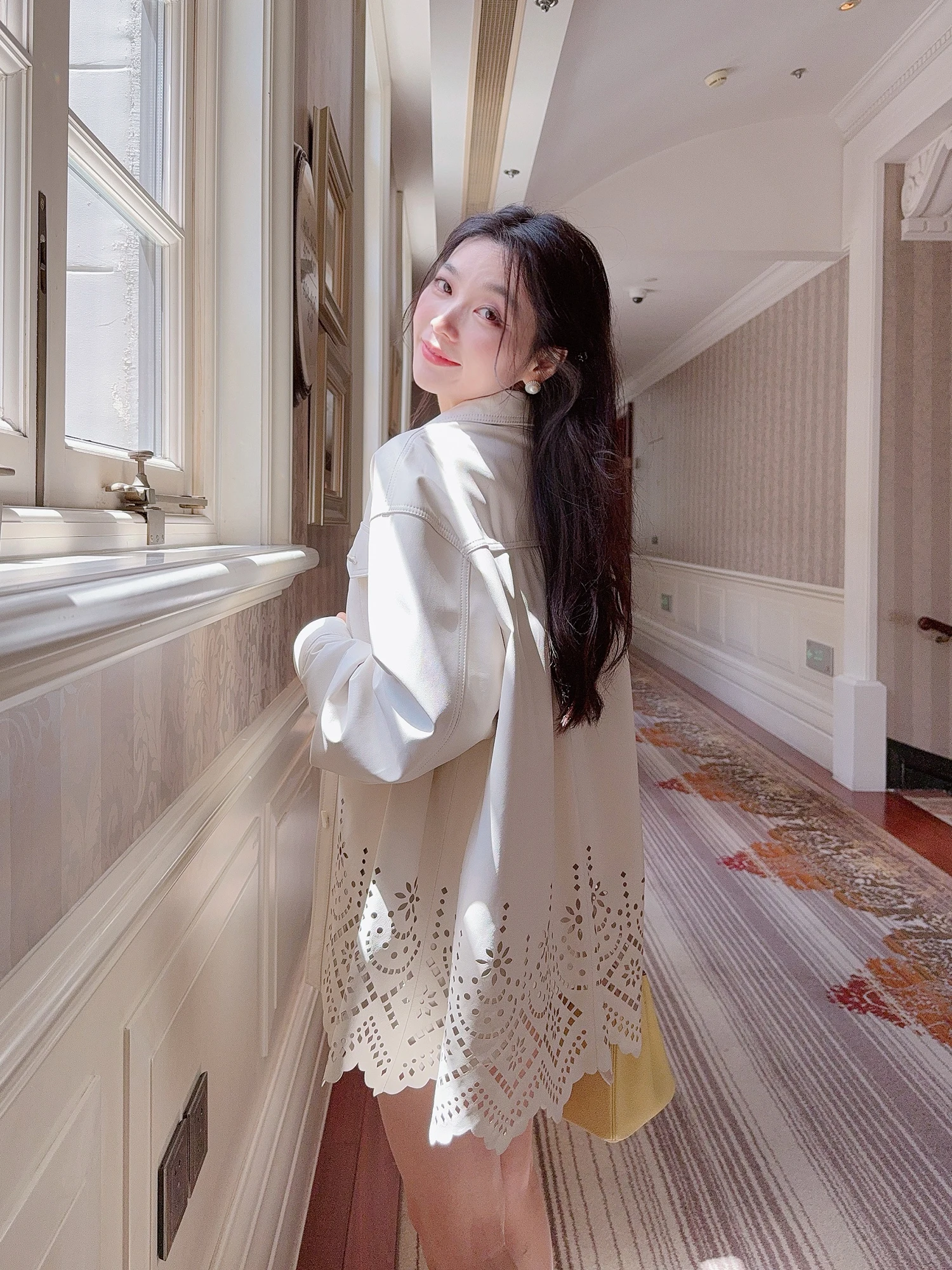 MissLuxury Hollow out Genuine eepskin Leather Jaet Women's Fall High-End Faion Outerwear Comfortable Fit Long Sve Po...