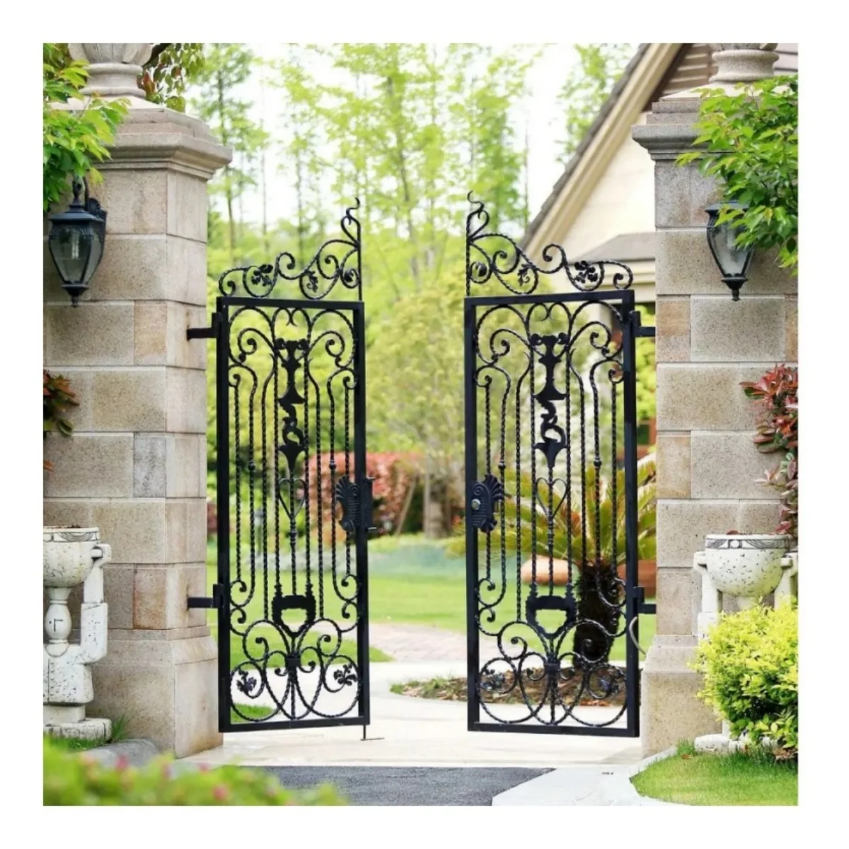 Custom Driveway Gate Black Iron Steel Double Swing Gates for Home Decor Garden Fencing Outdoor Iron Gates