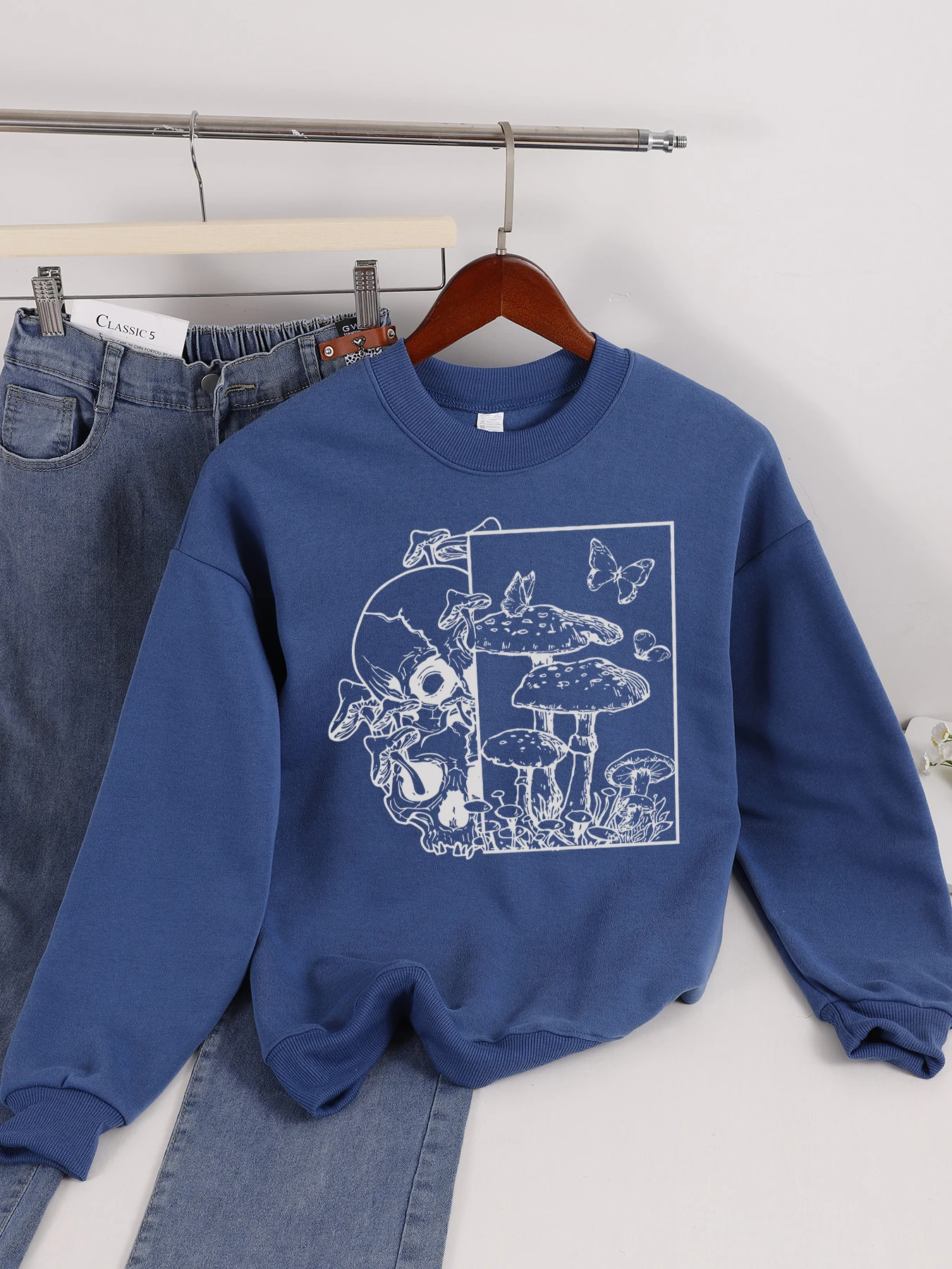 Skeleton Growing In… - image