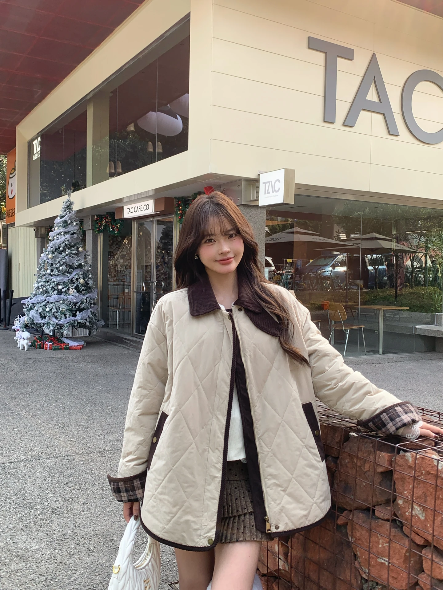 

Thiened Fce пальто средней длины с клетчатым лоскутным воротником в стиле ретро, цветная блузка, зимняя теплая верхняя одежда, женское корейское пальто