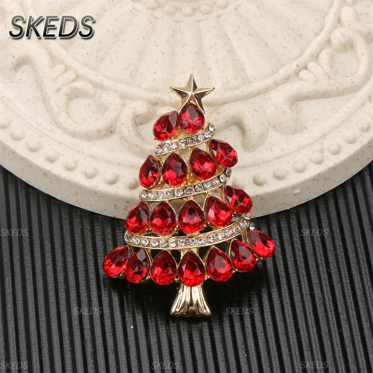 SKEDS 2026 Sommer Neues Design Weihnachtsbaum-Brosche Luxus-Schmuck Damen High-End Exquisite Anstecknadeln Hochzeits-Corsage – Detail 5