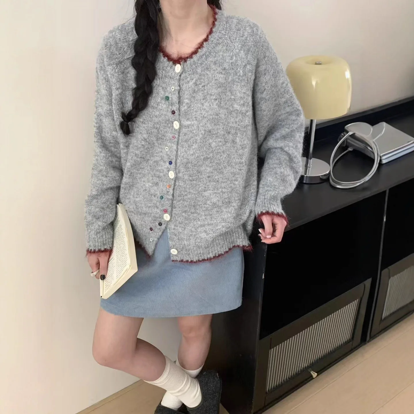 

2025 Spring and Autumn New Soft Glutinous Korean Edition Loose Casual Design Sweater Women's Knitted Cardigan Coat Top