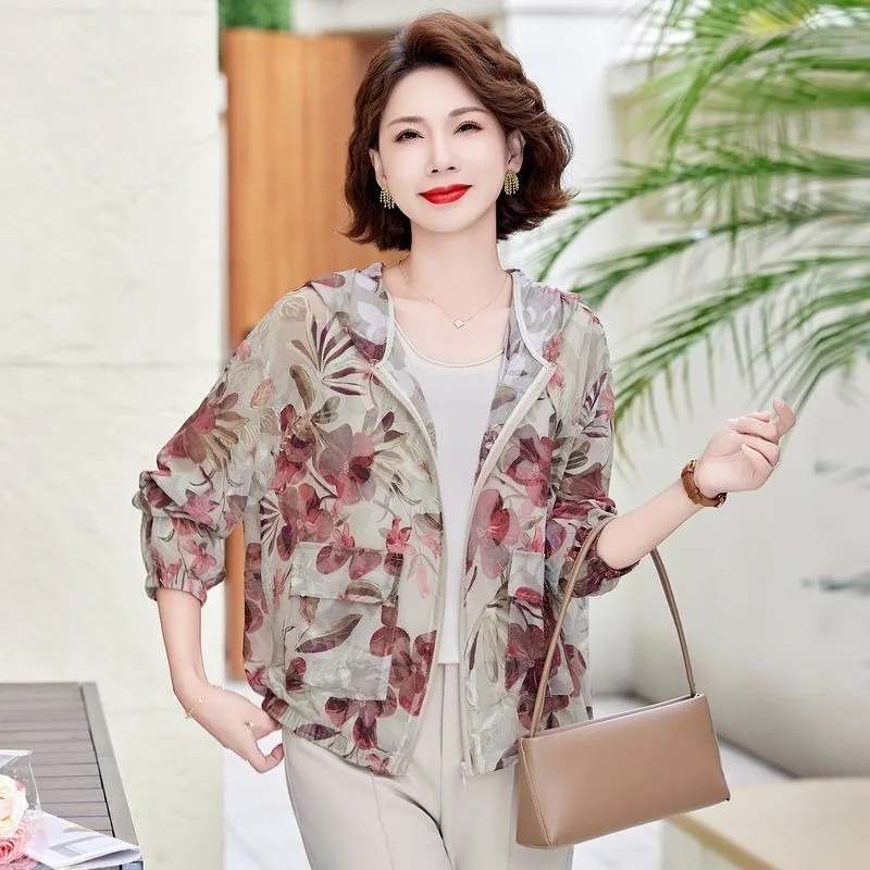 

Women's Floral Print Sheer Hooded Jacket Zip 3/4 Sleeve Casual Sun Protection Coat for Middle-Aged Ladies