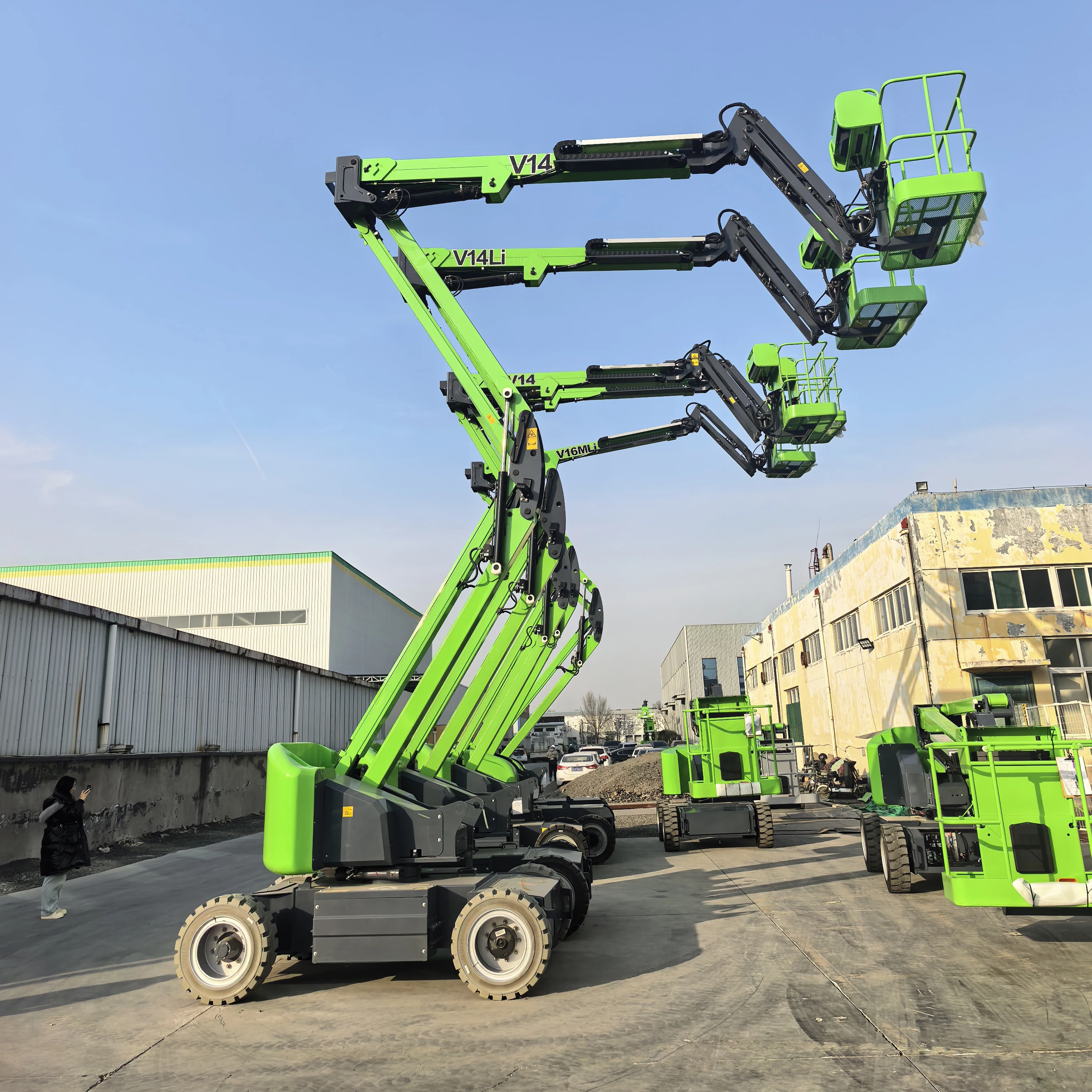 Wide Working Range Electric Hydraulic Telescoping-boom Crane Platform Lift Battery Optional 12.5m Working Height 200kg Capacity