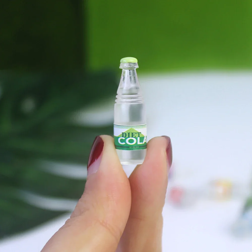 6 pezzi 1/12 casa delle bambole in miniatura bottiglia di soda in resina mini bottiglia di bevande modello giocattolo per accessori casa di bambola decorazione ob11 bjd