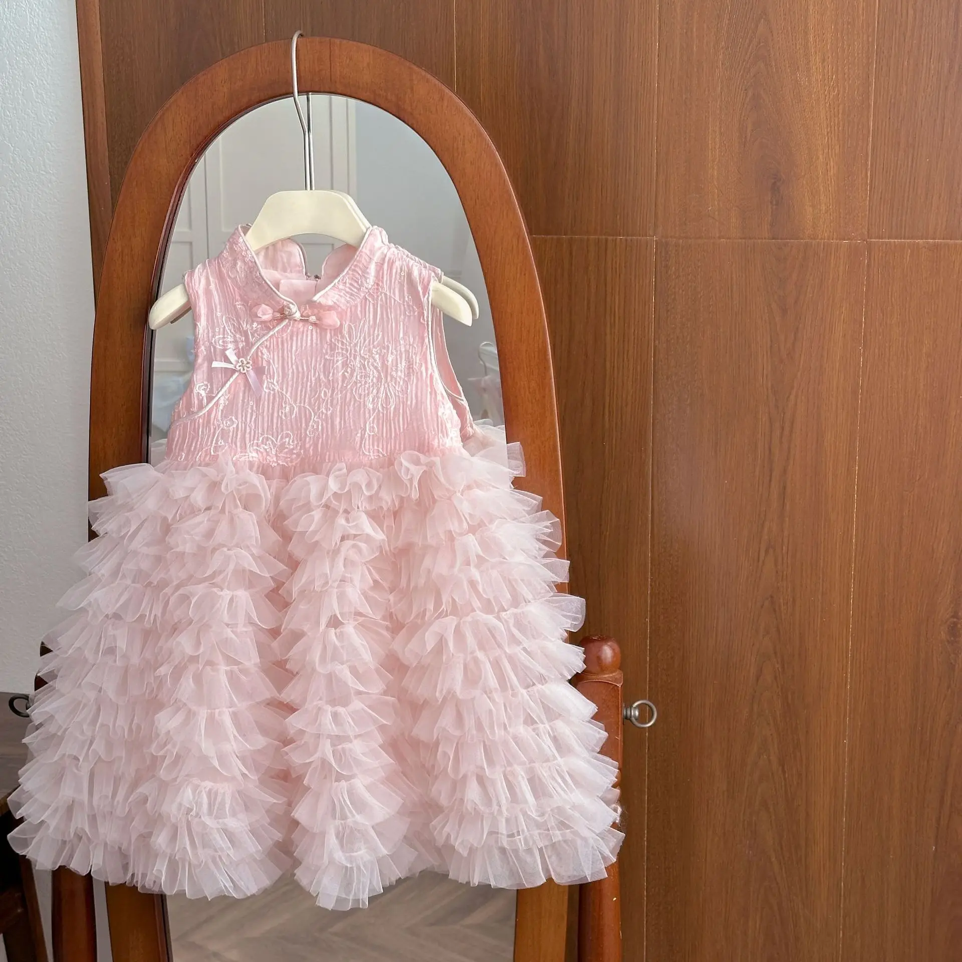 Girls' 2026 new fluffy dress, baby girl's stylish cheongsam button sweet dress, children's fashionable top