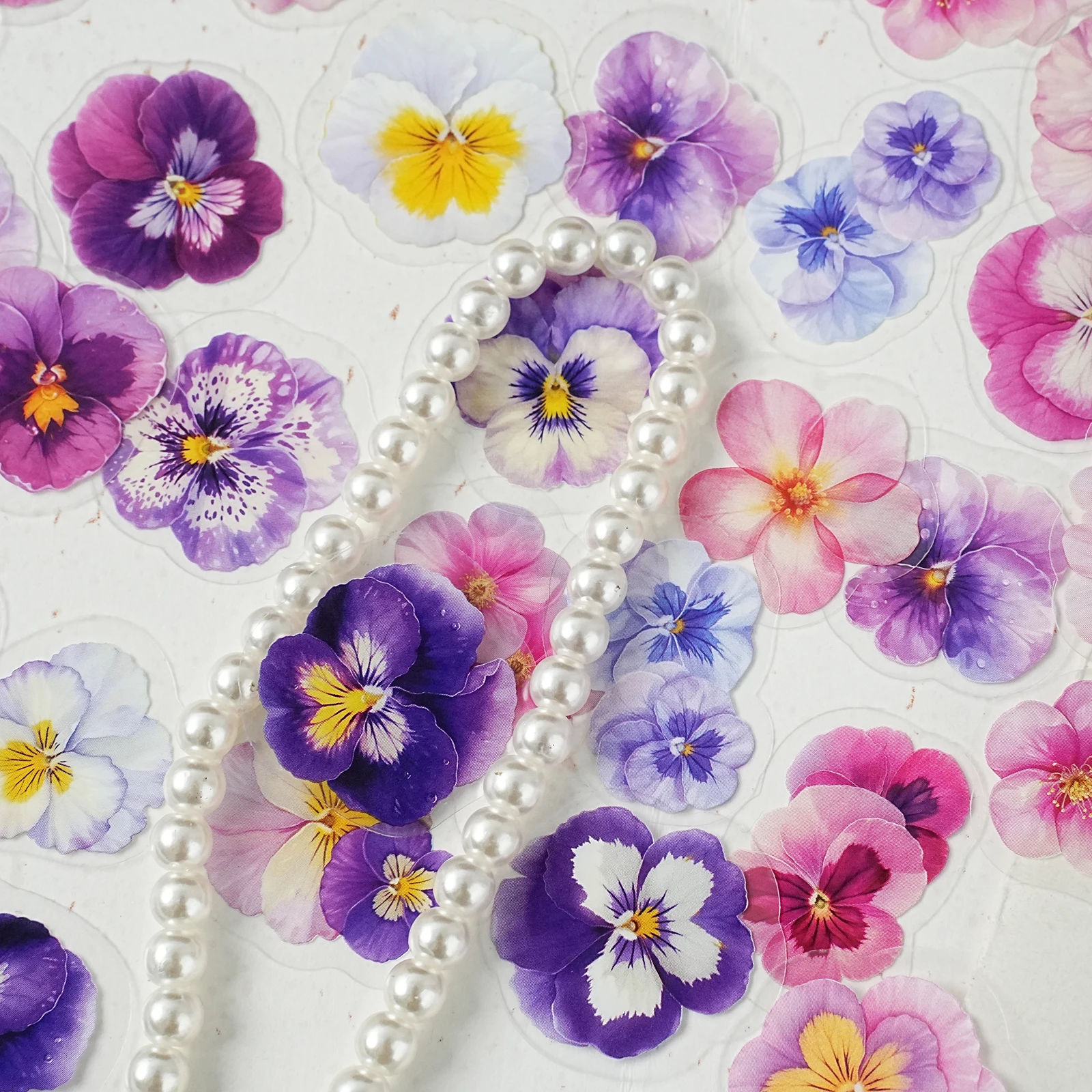 ملصقات Etori Life Romantic Things المائية Pansy 50 قطعة من ملصقات تزيين دفتر الملاحظات المجلية لأجهزة الكمبيوتر المحمول وزجاجة المياه وملصقات الهاتف وحقيبة السفر وألبوم الصور وحقيبة الورق واللوازم المدرسية وحفلات الألعاب اليدوية