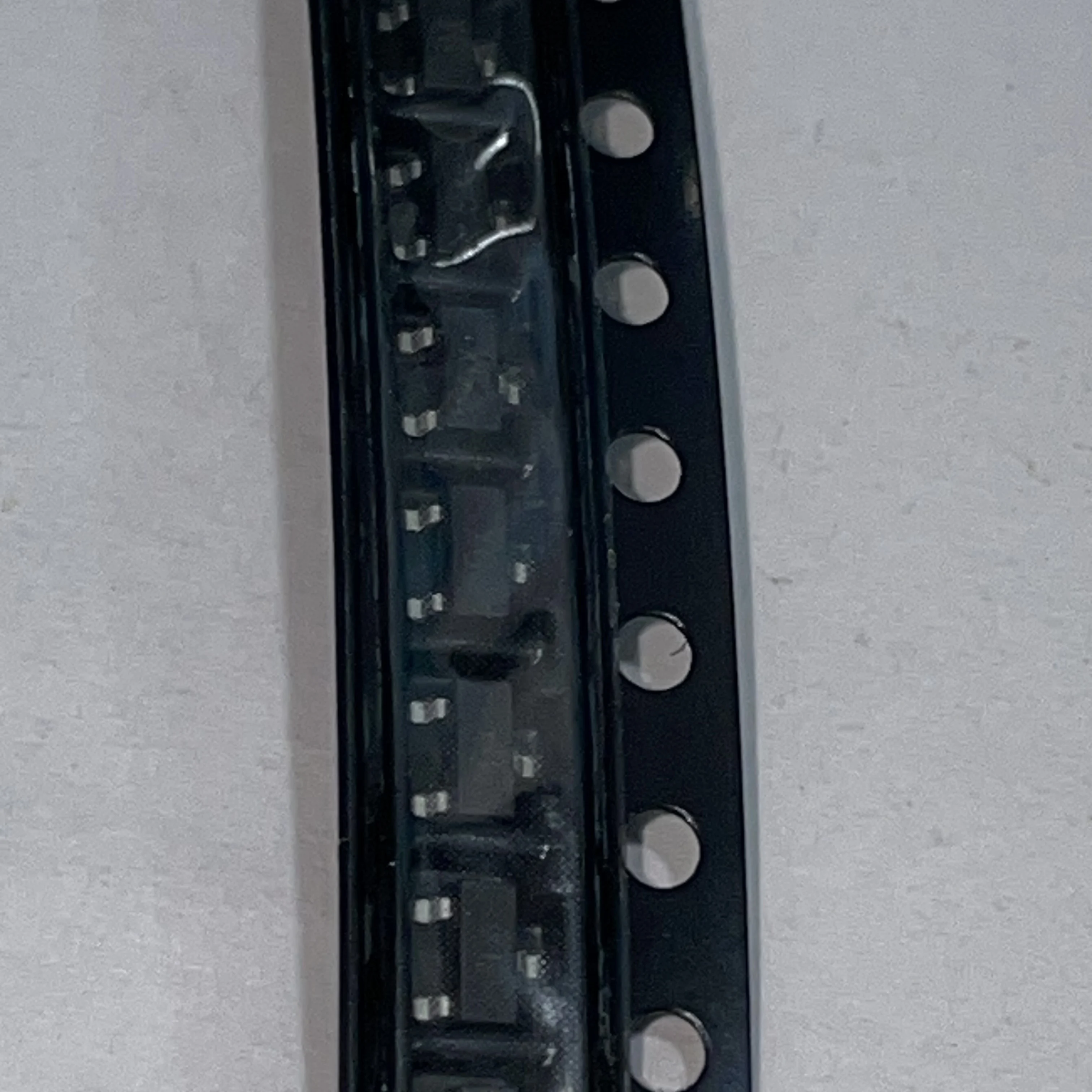 50PCS/LOT 2SK209-BL  100%NEW    mark : XL   2SK209  209  ;Trans JFET N-CH 14mA 3-Pin S-Mini T/R - Tape and Reel  SOT23