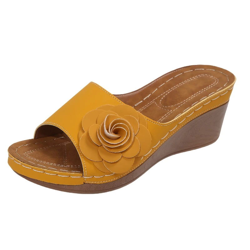 2026 Neue Damen-Blumensandalen mit Keilabsatz, Sommerschuhe, Outdoor-Pantoletten für Frauen, Weiche Sohle, Sandalen mit Absatz, Sommer-Fußbekleidung