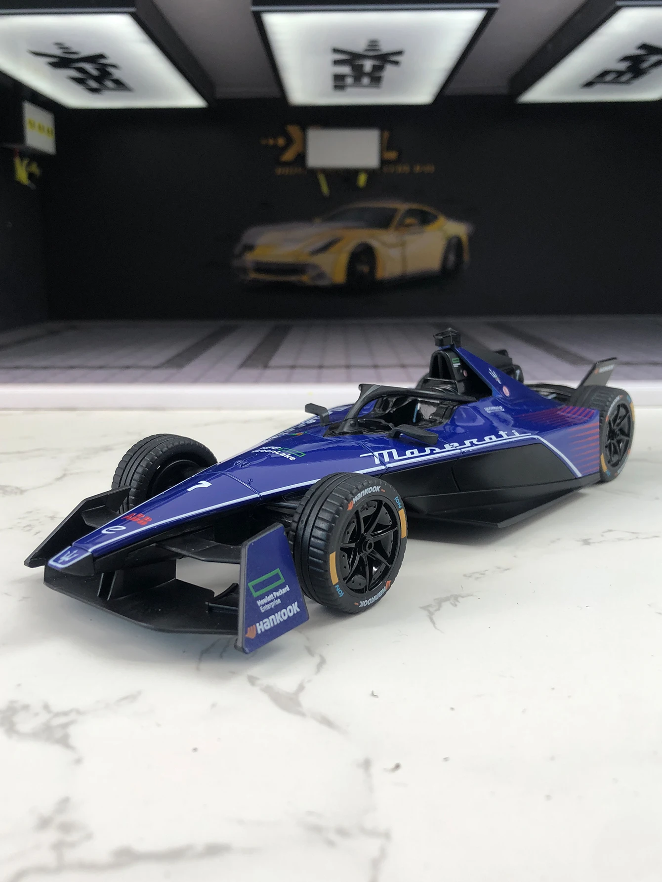 

TSC 1:24 simulation zinc alloy The ABB FIA Formula E Maserati model car, static ornament, metal collectible gift car