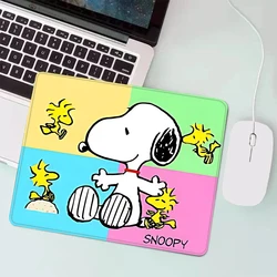 Niedliche Anime Snoopys Gaming Mauspad xs kleines Mauspad für PC Gamer Desktop-Dekoration Büro Maus Matte Deskmat Teppich