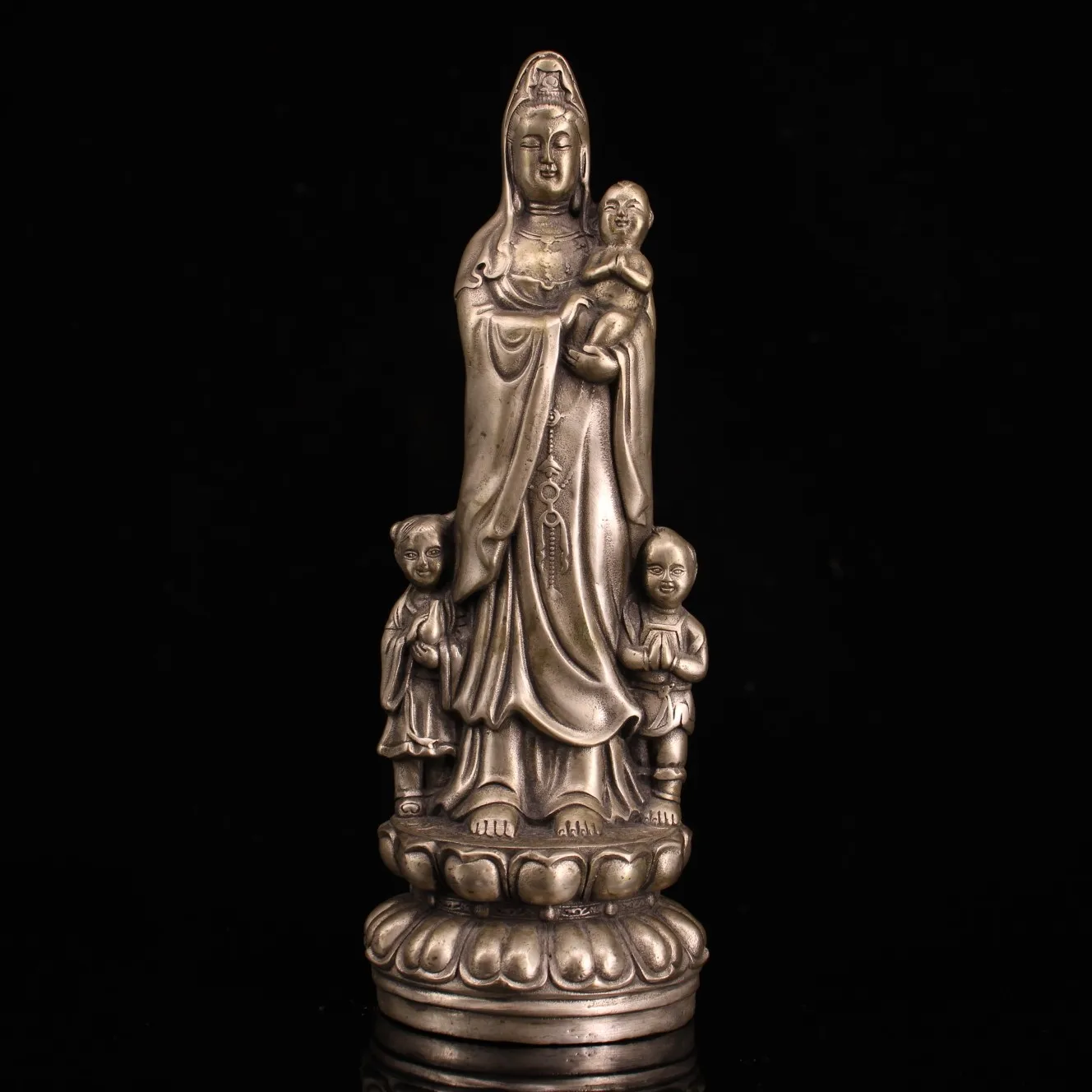 

Retro Collection of White Copper Gilded Silver Gifted Guanyin Buddha Statue Ornaments