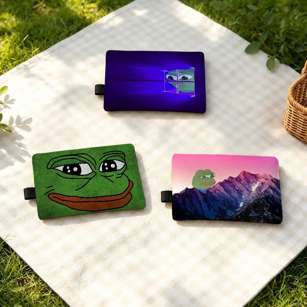 Funny P-Pepe The Frog Waterproof Zipper Coin Purse Lightweight Hanging Key Pouch Card Holder For Daily Use