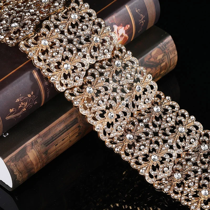 New Luxury Women's Zinc Alloy Belt Bride Wedding Crystal Jewelry Metal Hollowed-Out Waist Chain Personalized Gift