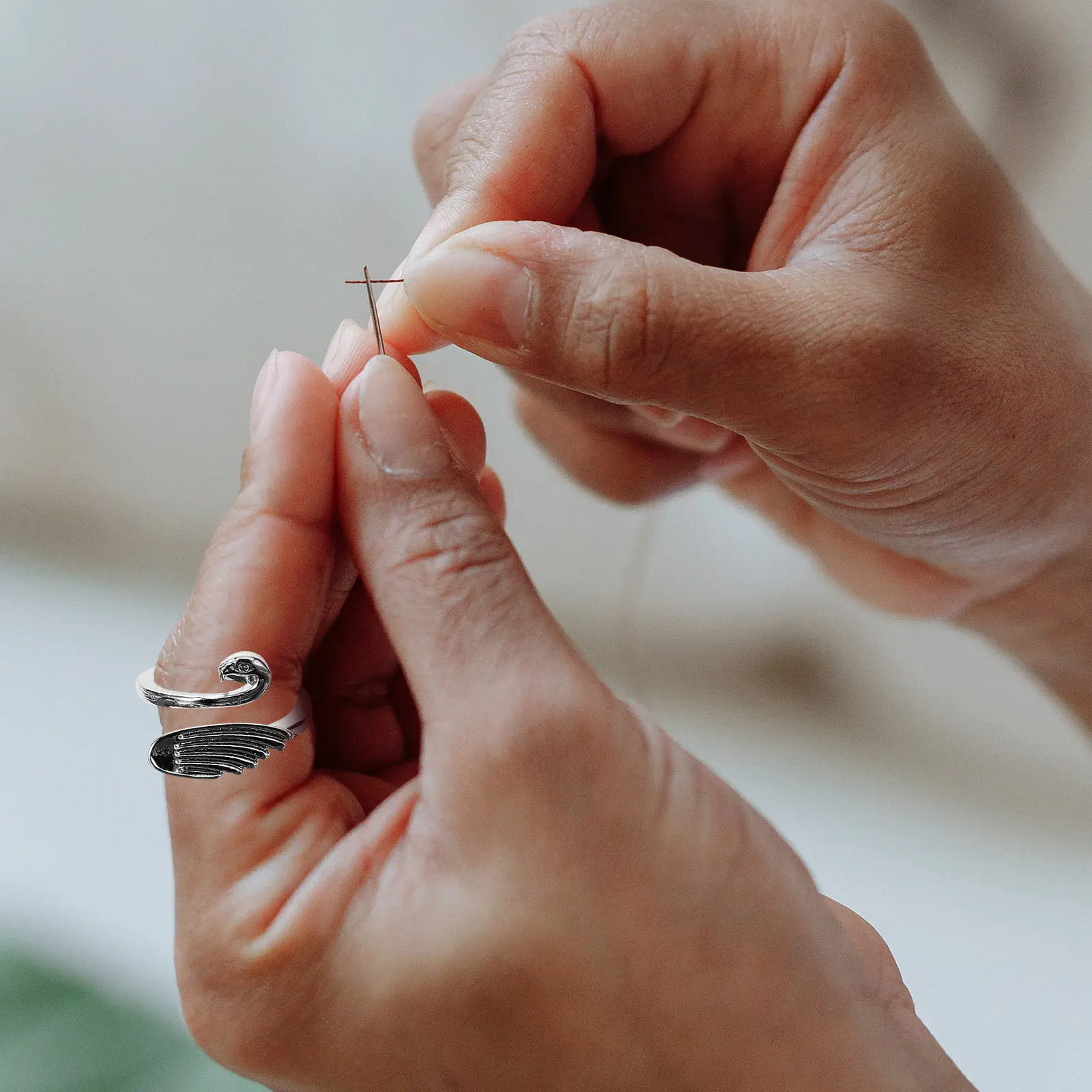 8Pcs Professional Knitting Rings Anti-Slip Crochet Tools Ergonomic Finger Holders for Consistent Yarn Tension Control