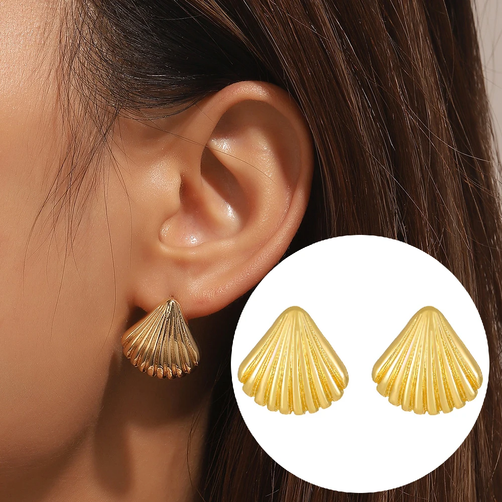 

Shell Earrings for Women Exquisite Simple Shell Shaped Ear Studs Geometric Heavy Metal Pearl Party Jewelry Accessories Gift