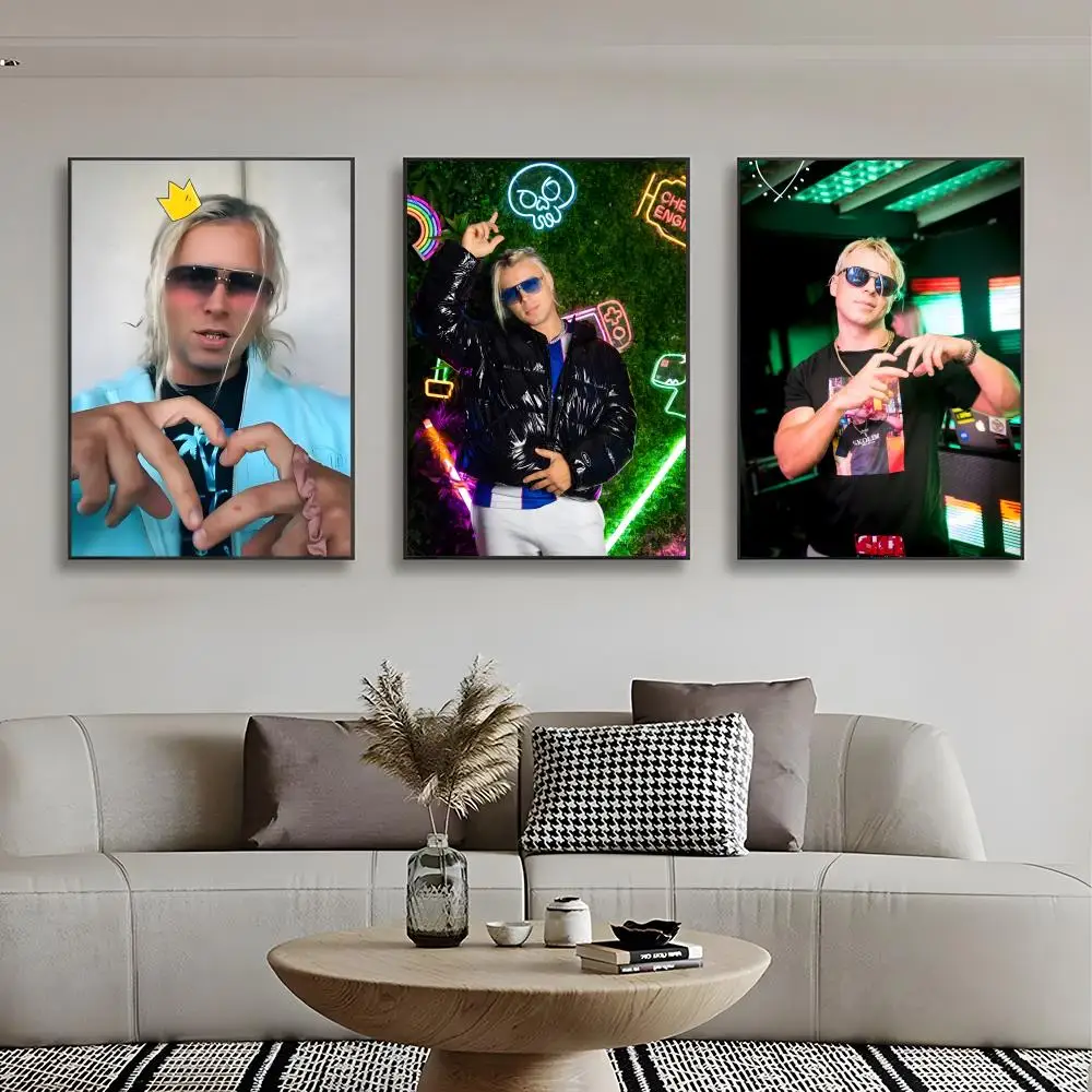 Energetic Singer Catchy Tune S-Skolim Poster High-definition stickers ideal gifts for living rooms hallways