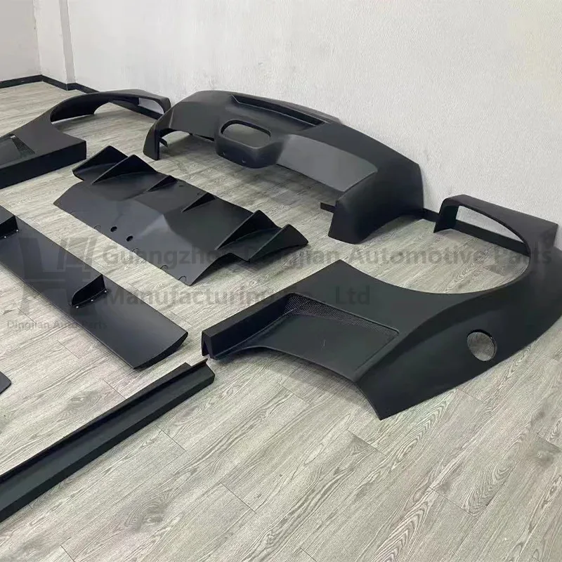 يتم ترقية 458 مع مجموعة الجسم العريضة على طراز LB.