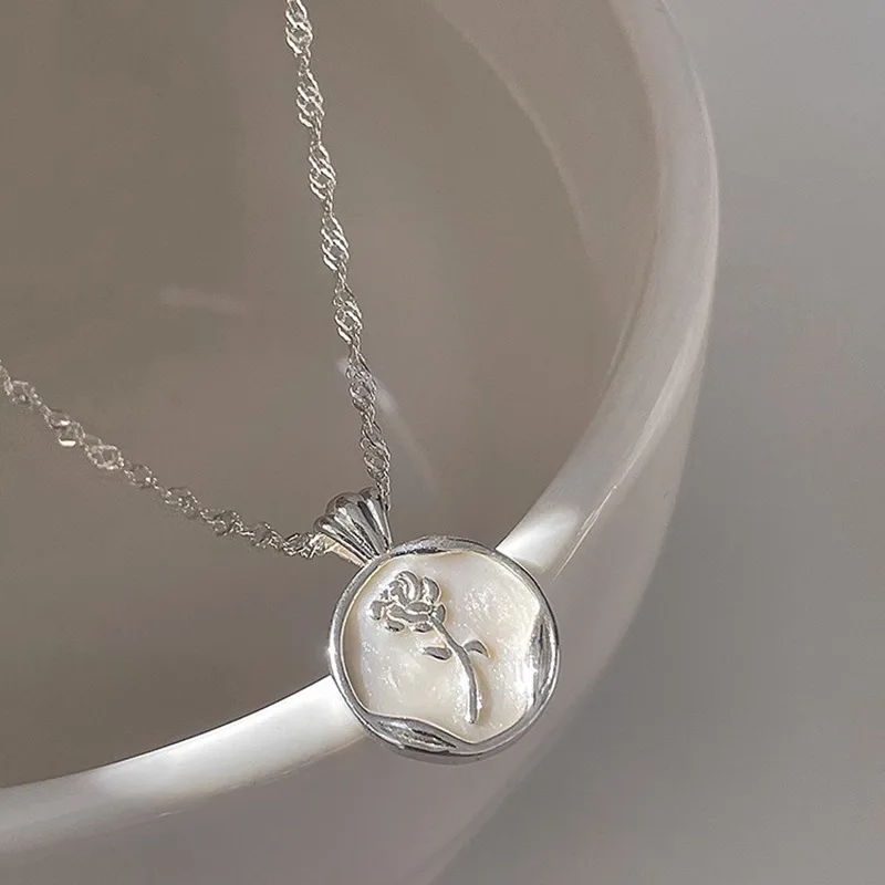 925 Sterling Silber Kreisförmige Geometrie Rosen-Halskette mit Tropfen-Glasur Koreanischer Sanfter Schmuck Geburtstagsgeschenk Großhandel