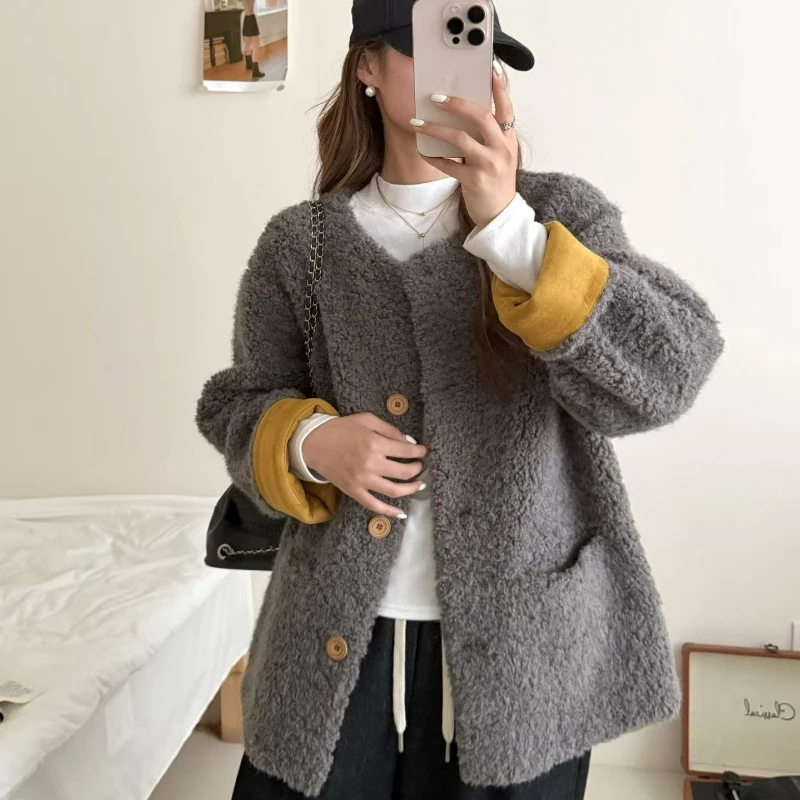 

Корейское плюшевое пальто из овчины для женщин, осень 2026, новая модная универсальная модель с круглым вырезом, пушистый стильный кардиган, верхняя одежда