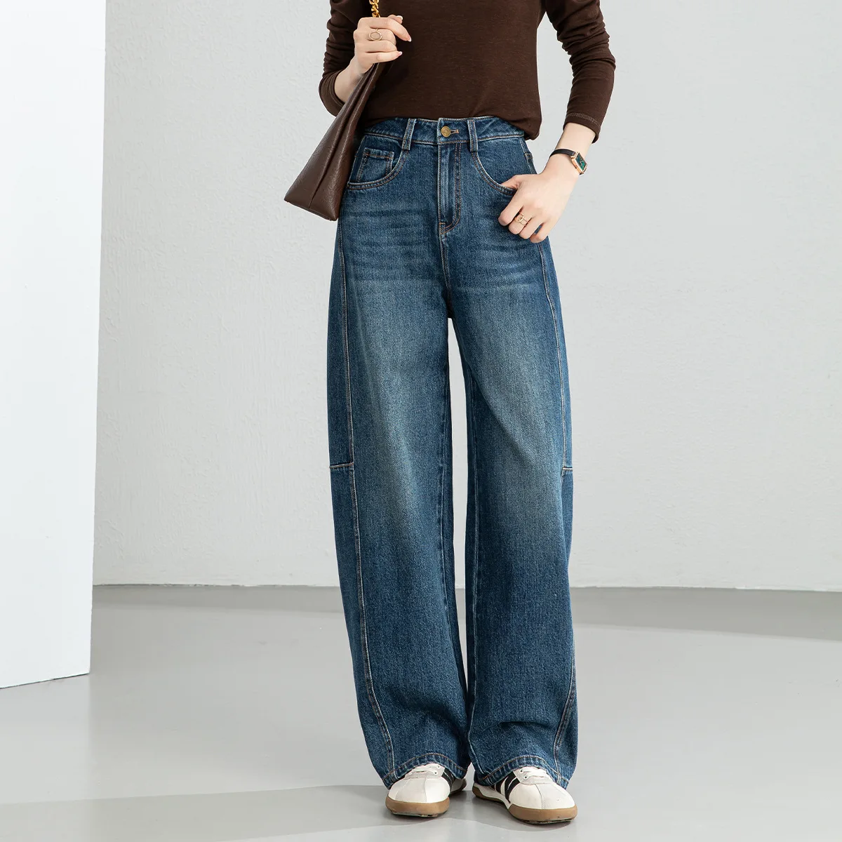 

Женские свободные джинсы с высокой талией из хлопкового стрейч-денима, выцветшие, светлые, весенние, новые, Xingge, утягивающие, с эффектом изгиба, для стройности