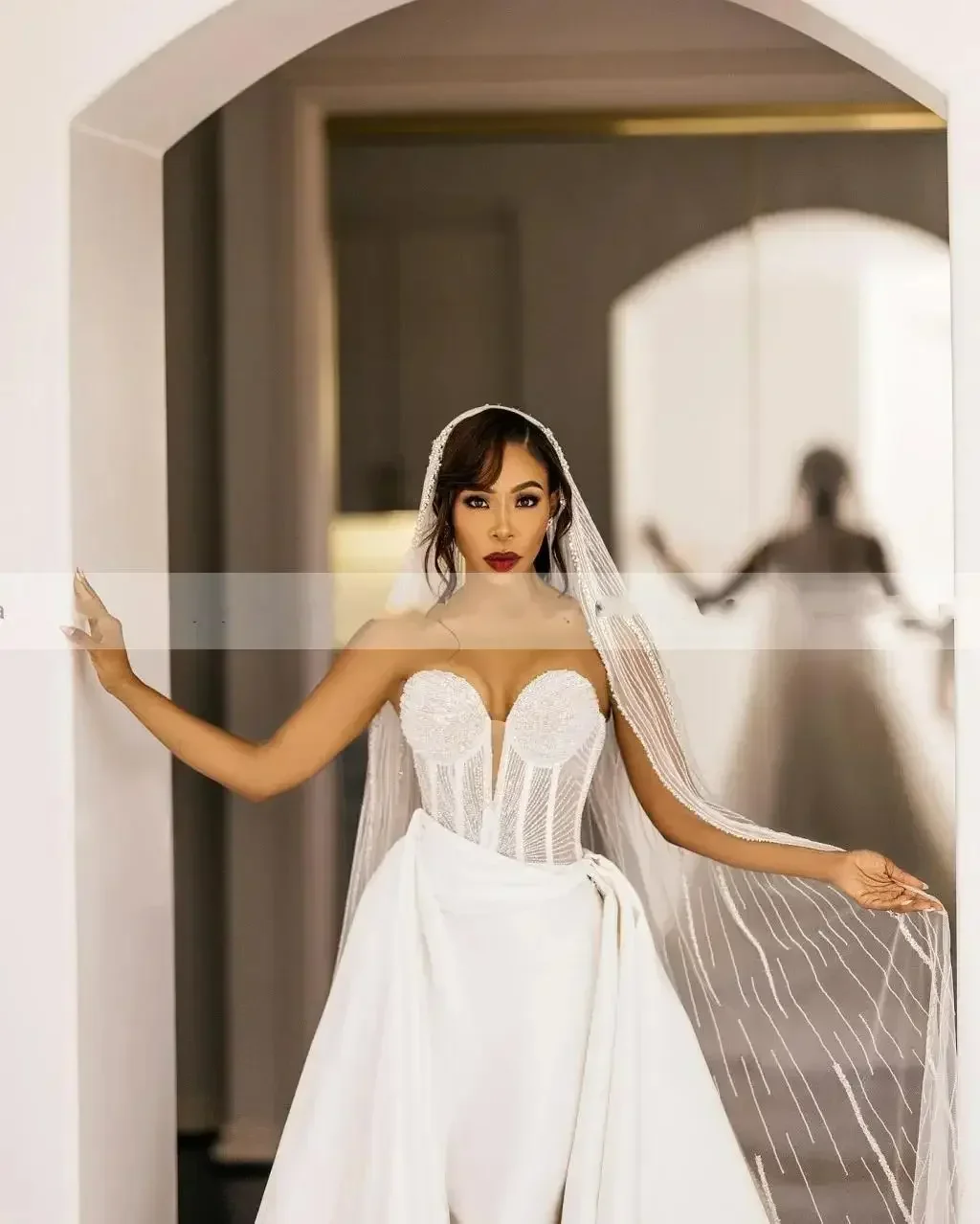 Robes De mariée sirène personnalisées, bien conçues, perles brillantes, paillettes, avec surjupe, robes De mariée De luxe