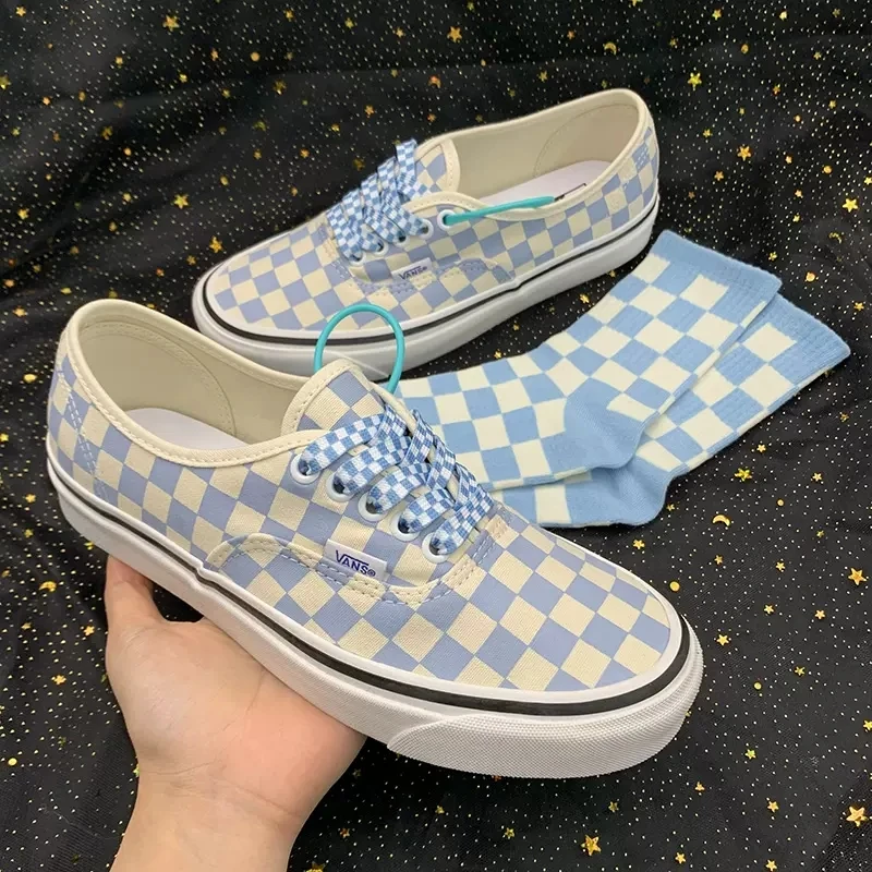 แฟชั่นสีดําสีขาวเย็บ Checkerboard Shoelaces ผู้ชายผู้หญิงบุคลิกภาพกีฬารองเท้าผ้าใบลําลองรองเท้าผ้าใบคุณภาพสูงรองเท้าลูกไม้