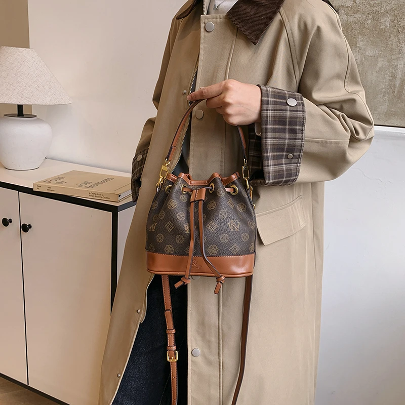 

Elegant Leather Messenger Bag For Ladies With Crossbody Strap Luxury Brand Famous Designer Women's Handbag