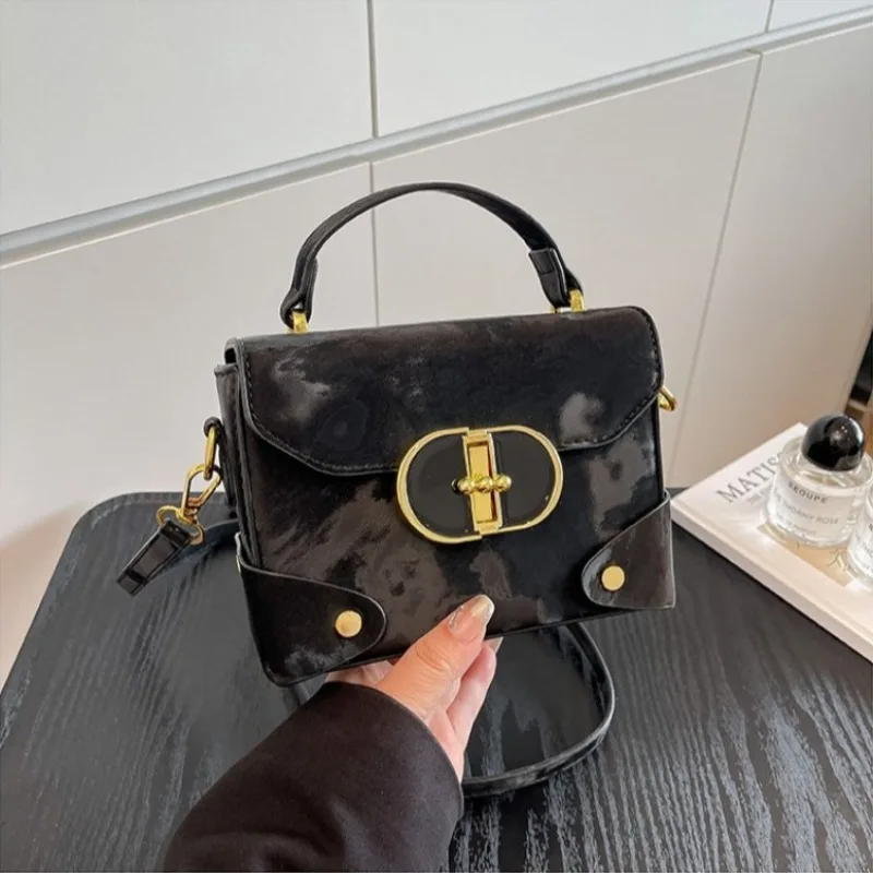 

Elegant Commuting Handbag Portable Durable Fashion Hot Sale Ladies Campus Style Underarm Crossbody Practical Daily Use Stylish