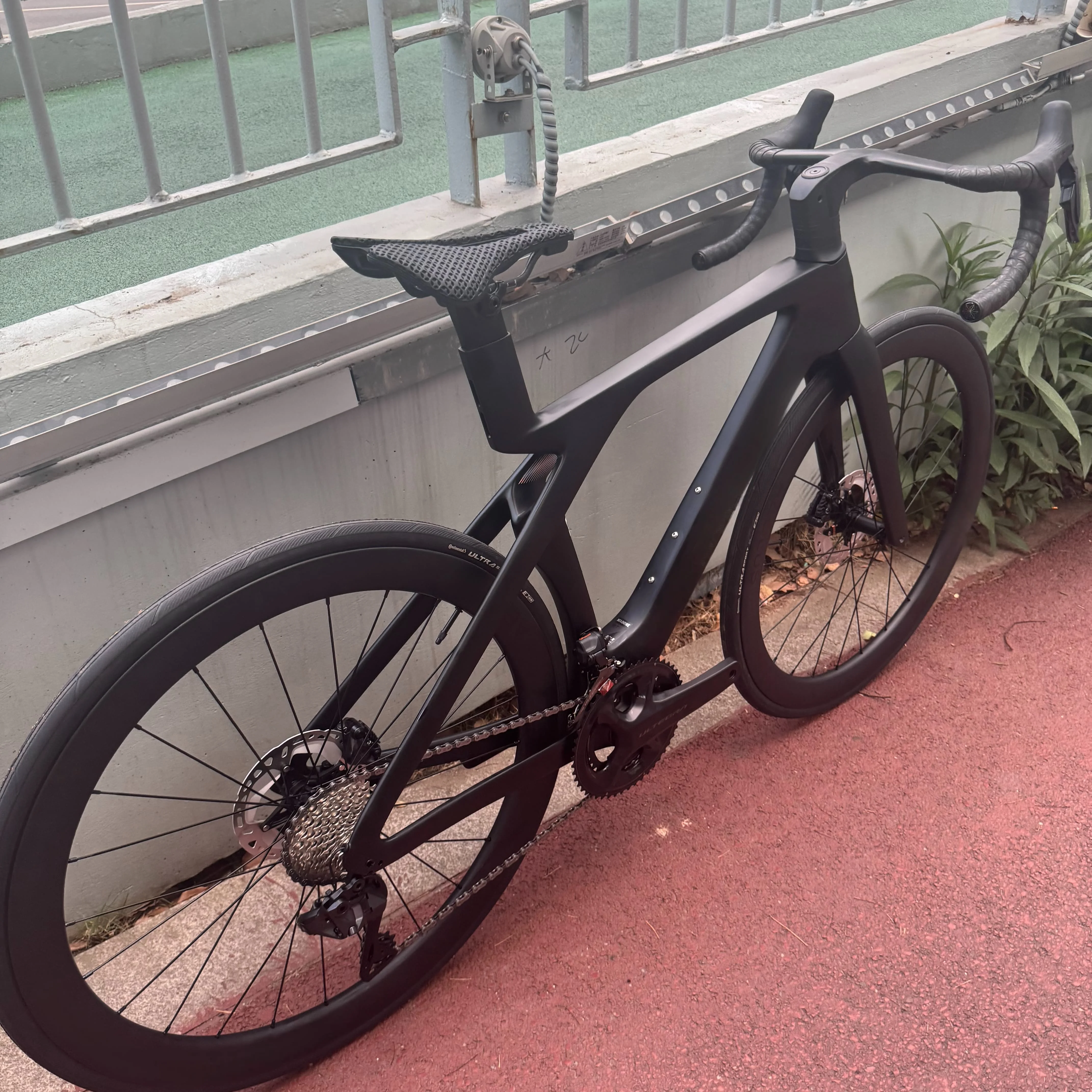 إطار دراجة الطريق من ألياف الكربون T1000 خفيف للغاية من الدرجة المنافسة Slr8 بلون مخصص