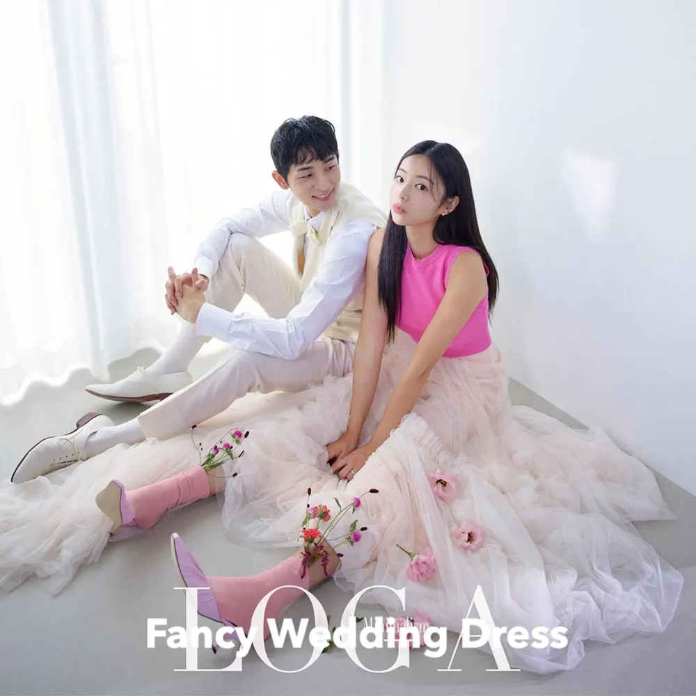 

Fancy Princess Red And Light Pink Wedding Dress Korea Photoshoot A Line O Neck Bridal Gown Sleeveless Tulle 웨딩드레스 Back Zip