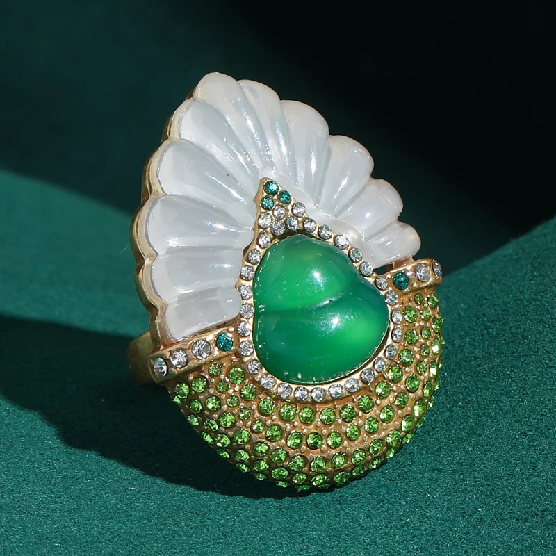 

Vintage White Natural Stone Rings Green Calabash Agate Inlay Designer Jewelry Luxury Chinese Retro Traditional Designer Festival
