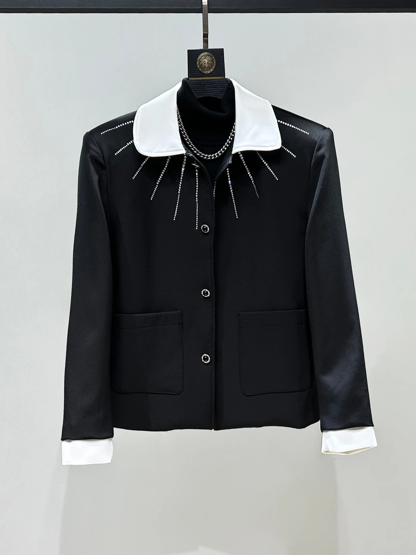 

Original High-End Bla White Splicing Color Colion ort Men's Jaet Trendy Hotfix Rhinestone Small Fraance Sle Top