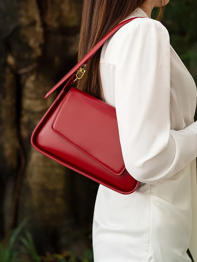 Hochwertige rote Pendler-Hand-Achseltasche als Valentinstagsgeschenk für Freundinnen