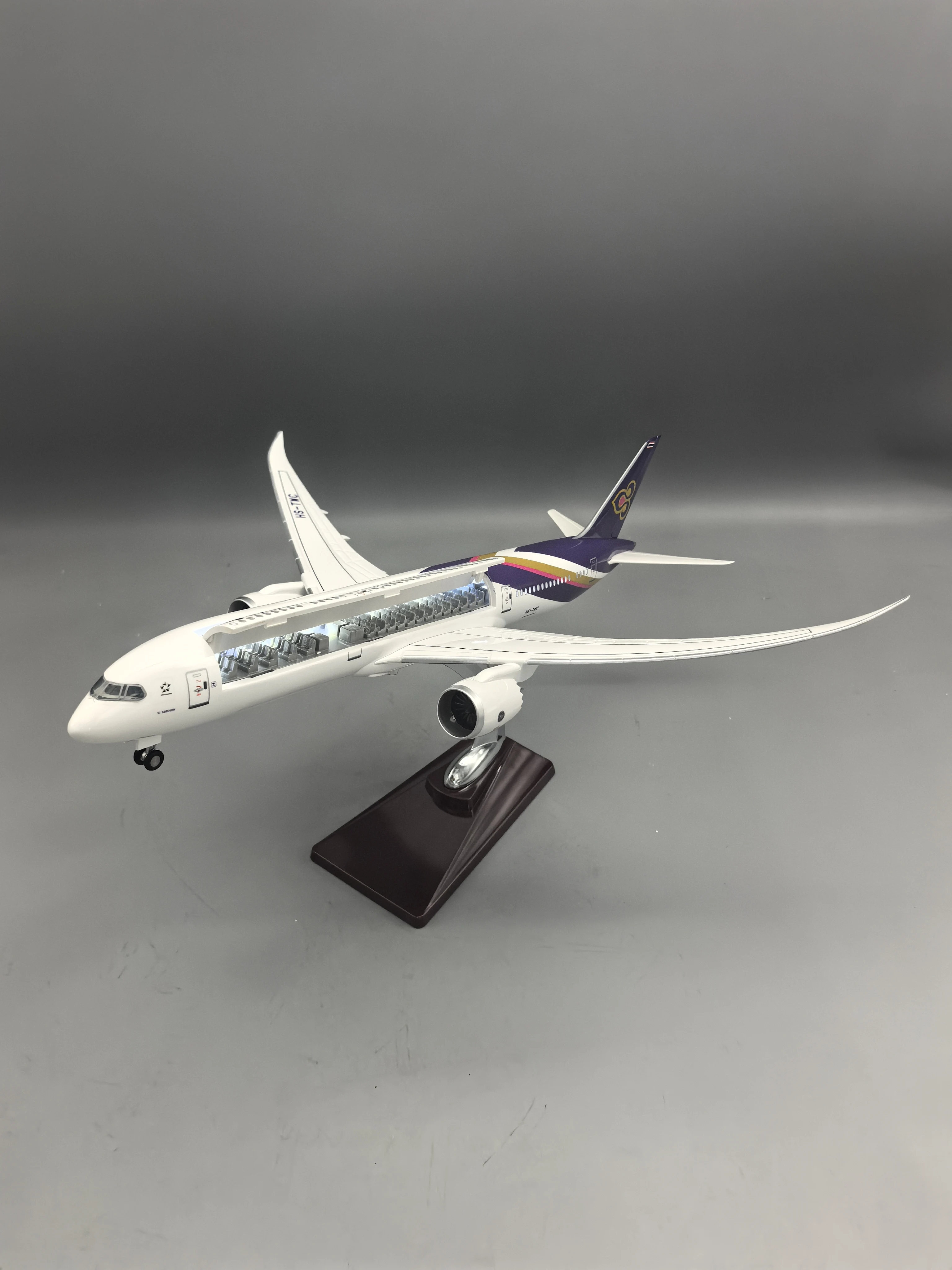 B787-9 ประตูห้องโดยสารไทยแอร์เ - Model Airplane Plastic บทวิจารณ์และราคา