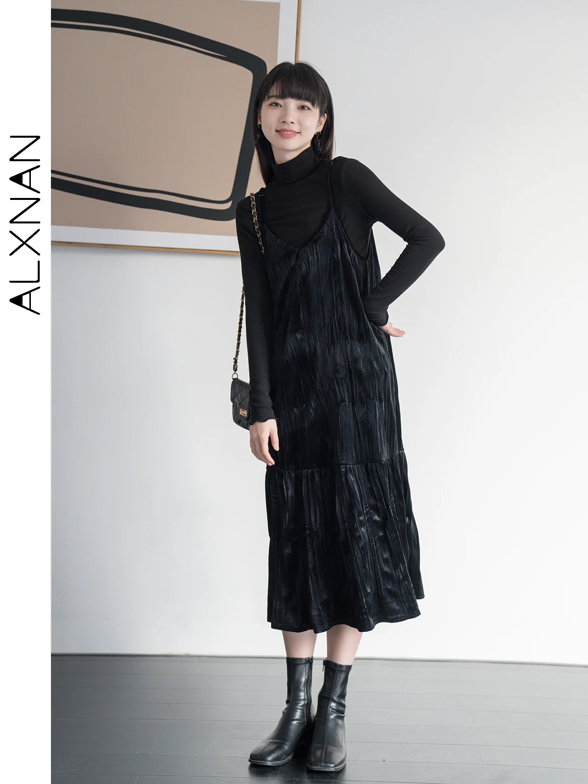 

ALXNAN Velvet Camisole Dress for Women 2024 Autumn Winter V-neck Black Elegant Adjustable Midi Sleeveless Dresses LXN151116