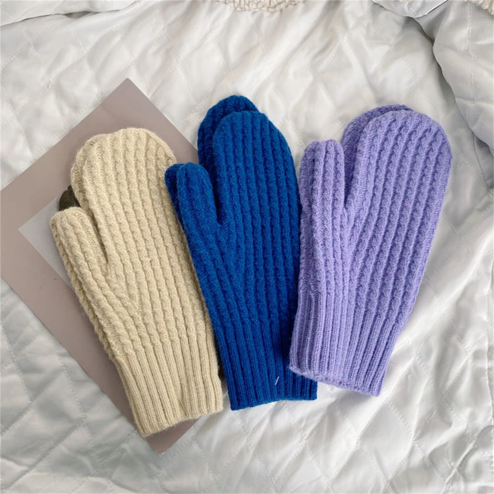 Women's Knitted Gloves Winter Large Size Warm Twist Gloves Thickening Outdoor Rriding Windproof Woolen Gloves Girls All Mittens