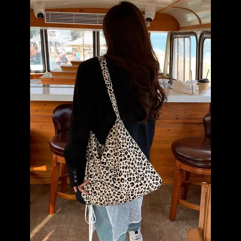 Laid-ba Sle Large Capaci Lightweight Canvas Bag Leopard Print Casual Versatile Single oulder Bag for Travel Outings