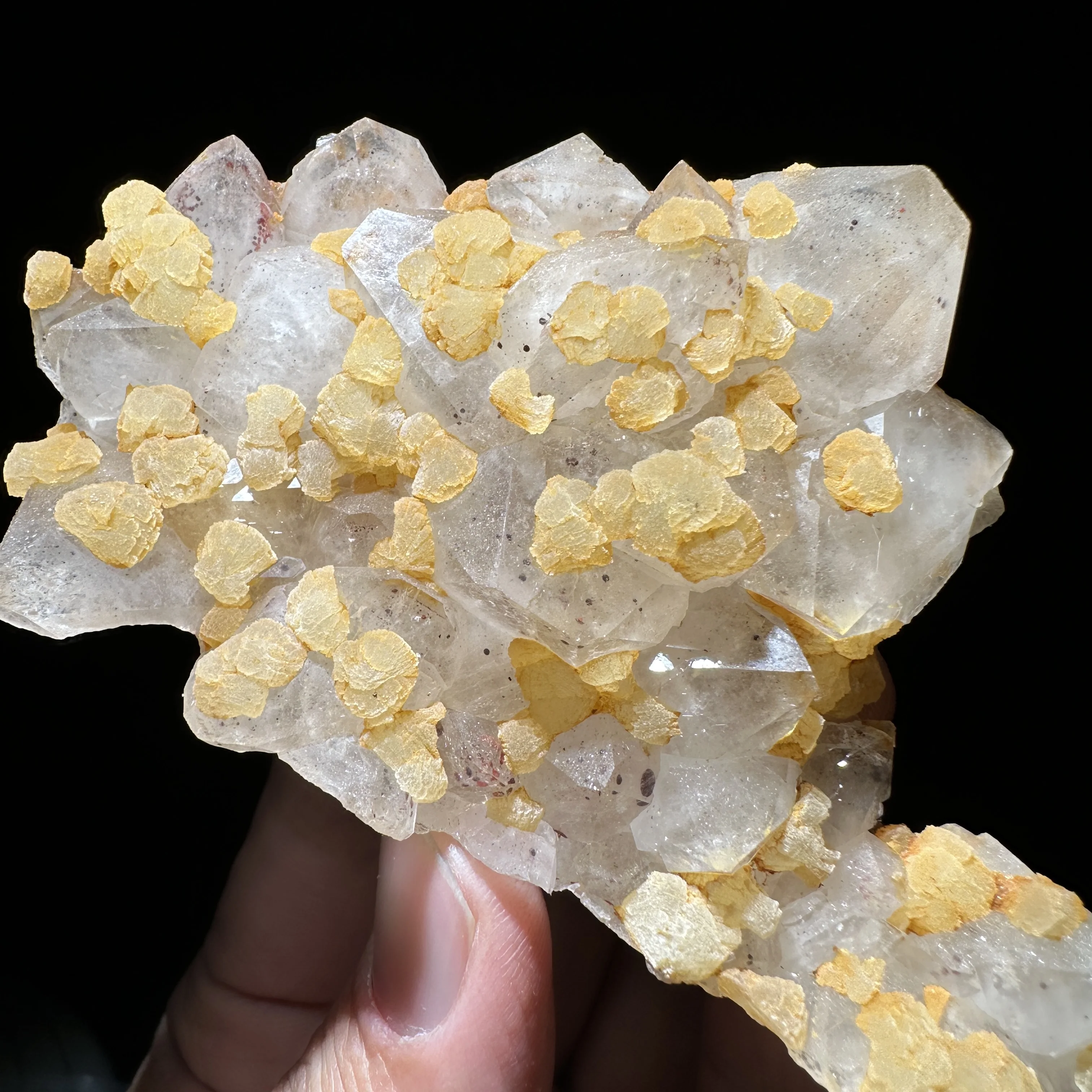Natural crystal Prehnite and crystal cluster mineral raw quartzite specimens for rough healing gifts for home decoration