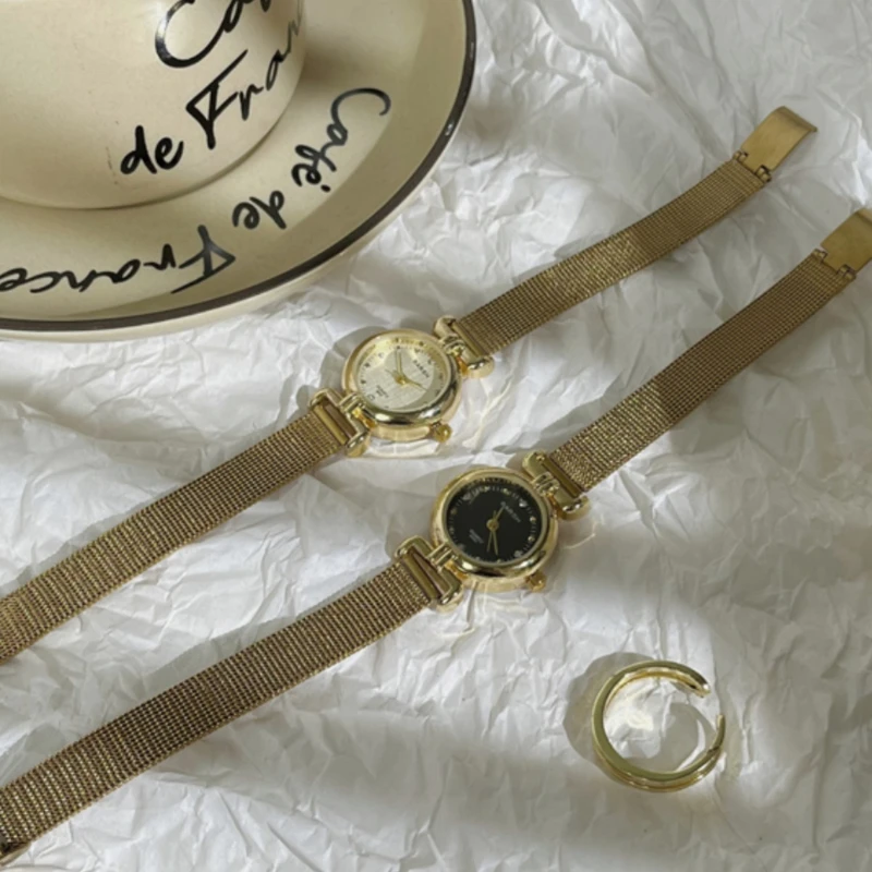 Nuovo orologio al quarzo da donna semplice e semplice tendenza classica retrò rotondo di alta qualità elegante piccolo orologio da donna in oro regalo di compleanno