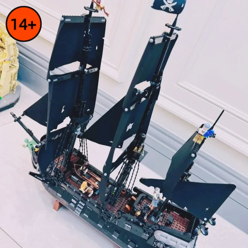 

2026 New Arrival Creative Adventure Pirate Ship Toys Home Decor DIY Assembly Building Bricks Boat Model Birthday Party Gifts