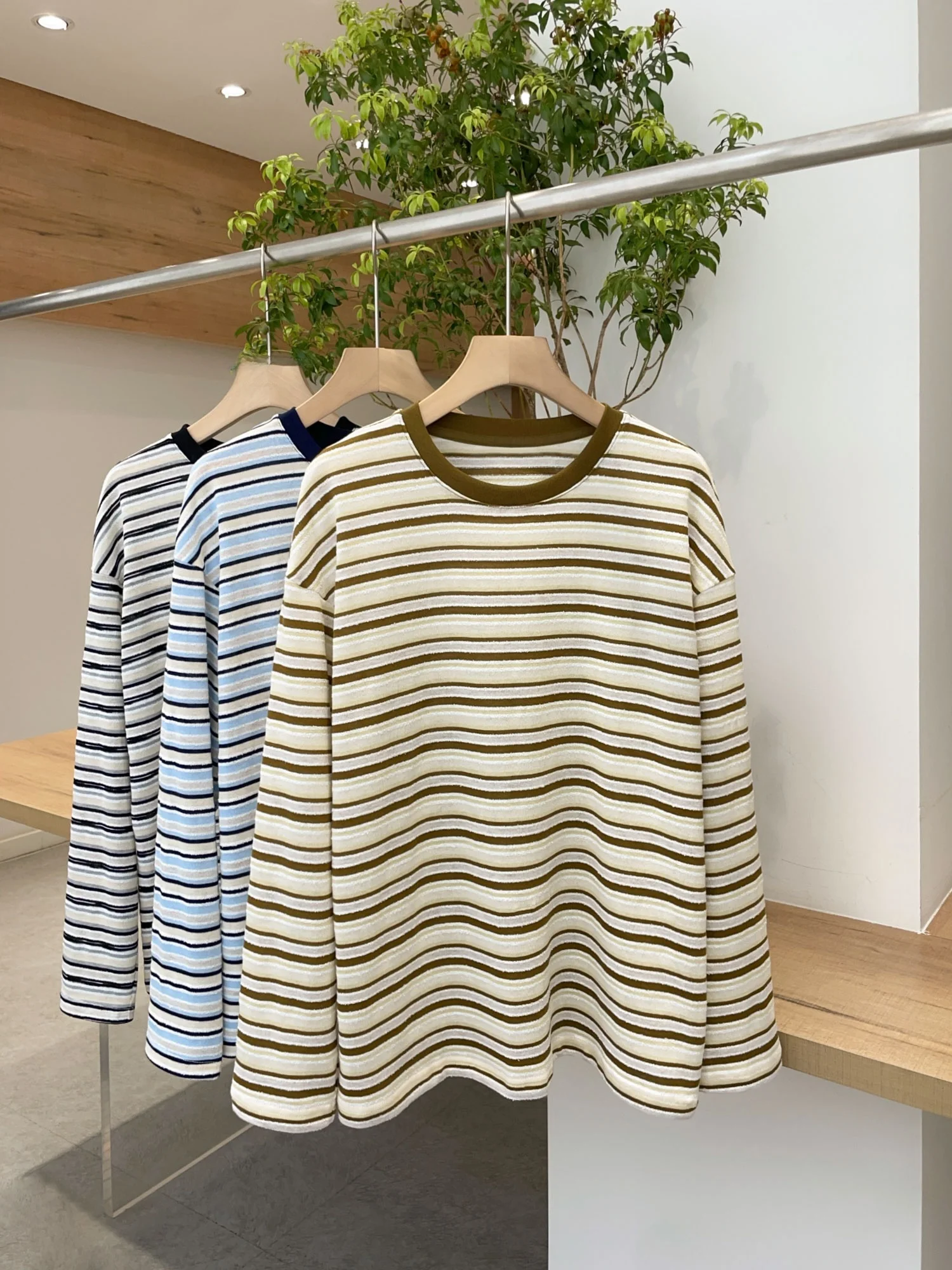 تي شيرت Nok Xiaola الأصلي الكوري Sle فضفاض مناسب مخطط طويل Sve مستدير Ne Base irt الخريف وصل حديثًا تي شيرت نسائي #4