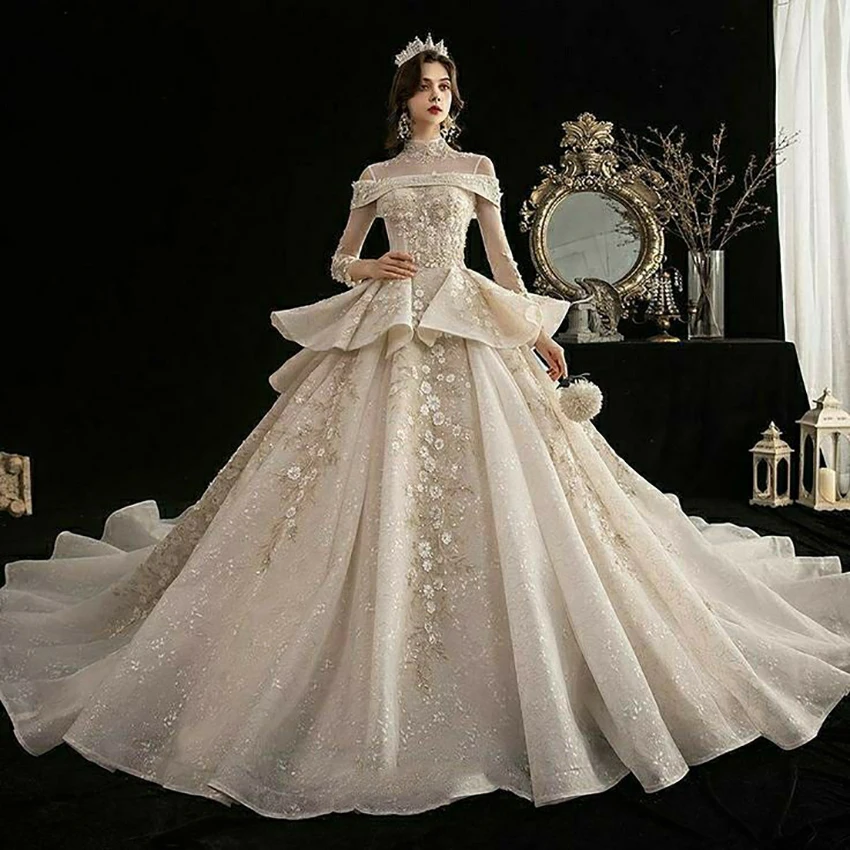 Romantic Ball Gown Wedding Dresses Floral-Applique High Neck Designer Shoulder Pleat Court Gown Bridal Customized Robe De Mariée