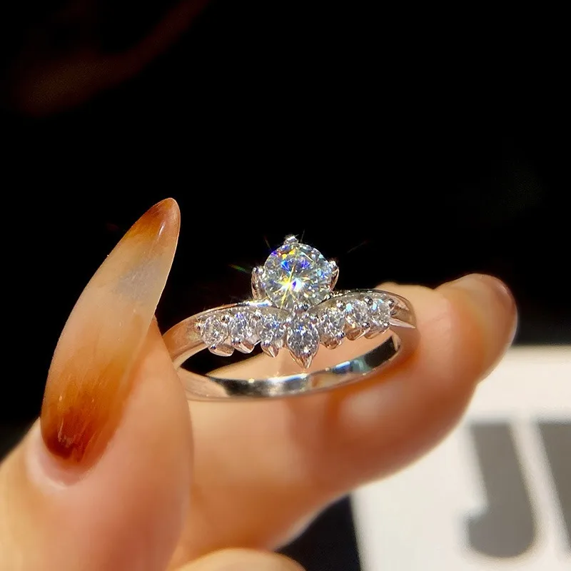 

Кольца с муассанитом DWJ 0,5 карата для женщин, настоящее серебро 925 пробы, маленькое кольцо с бриллиантом в виде короны, свадебное великолепное блестящее ювелирное изделие