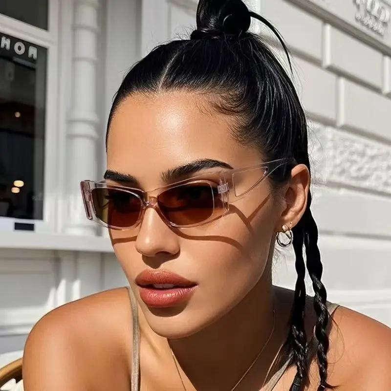 Europäische und amerikanische Retro-Sonnenbrillen im modischen Stil für Damen und Herren, vielseitig einsetzbar für Sonnenschutz und UV-Schutz im Sommer.