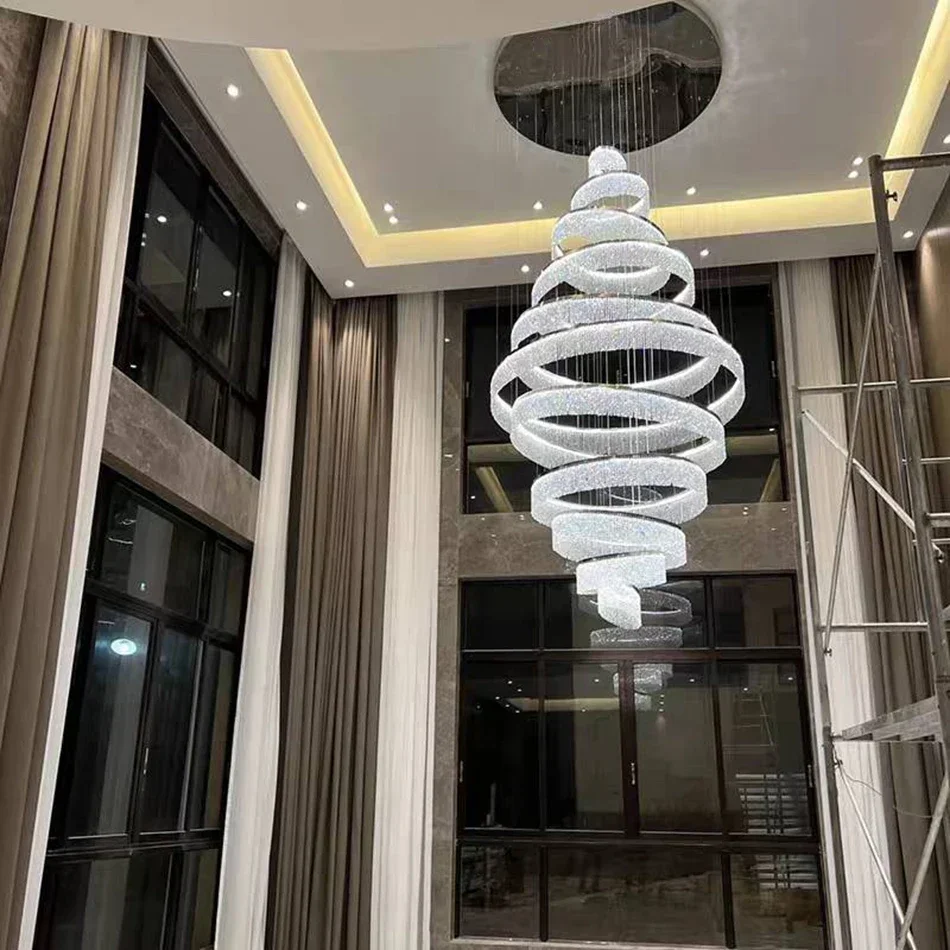 الفاخرة الدرج كريستال LED الثريا لغرفة المعيشة اللوبي حلقة كبيرة حديثة كريستال نجف يُعلق بالسقف الكروم مصباح داخلي طويل