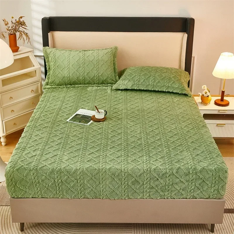 Winter Plush Fitted Sheet Thickened Compressible  Three Piece Bed Cover Mattress Protective Cover for Warmth Comfort Bed Sheet
