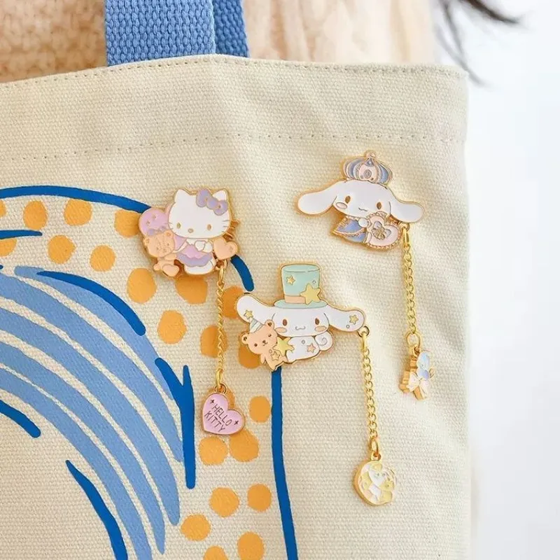 

Cinnamoroll Hello Kitty Anime Kawaii Sanrio Ins Fashion Bag Pendant Metal Chain Brooch Cute My Melody Student Accessory Toys